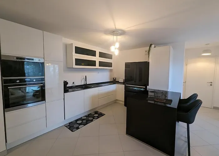 Neuf Pres Du Port De Vecchio *